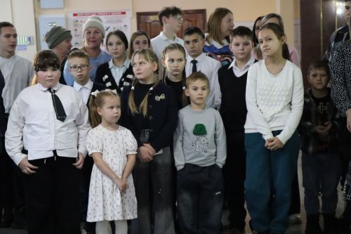 Фирдус Тямаев подарил новогоднее чудо детям героев (+фоторепортаж)