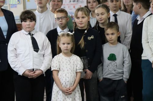 Фирдус Тямаев подарил новогоднее чудо детям героев (+фоторепортаж)
