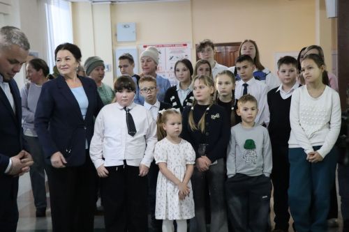 Фирдус Тямаев подарил новогоднее чудо детям героев (+фоторепортаж)