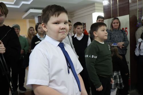 Фирдус Тямаев подарил новогоднее чудо детям героев (+фоторепортаж)
