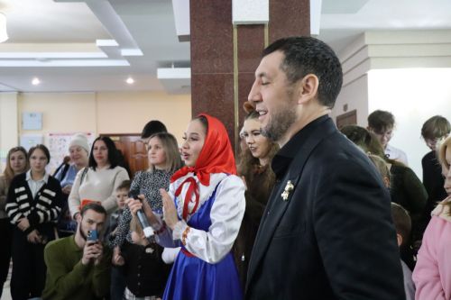Фирдус Тямаев подарил новогоднее чудо детям героев (+фоторепортаж)