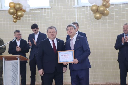 В Нурлате торжественно открыли спортзал городской школы №8 (+фоторепортаж)
