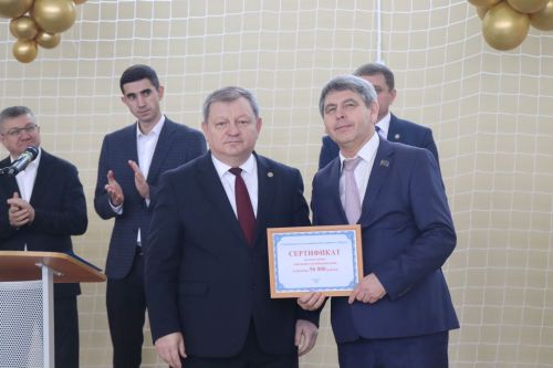 В Нурлате торжественно открыли спортзал городской школы №8 (+фоторепортаж)