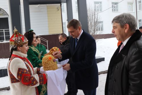 В Нурлате торжественно открыли спортзал городской школы №8 (+фоторепортаж)