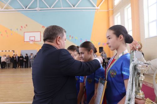 В Нурлате торжественно открыли спортзал городской школы №8 (+фоторепортаж)