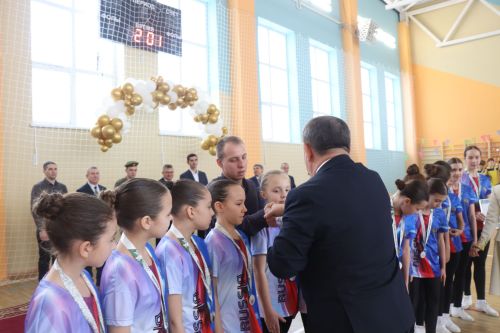 В Нурлате торжественно открыли спортзал городской школы №8 (+фоторепортаж)