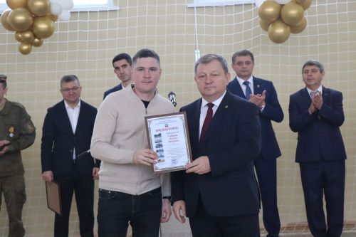 В Нурлате торжественно открыли спортзал городской школы №8 (+фоторепортаж)