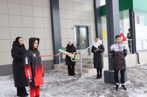 В Нурлате торжественно открыли спортзал городской школы №8 (+фоторепортаж)