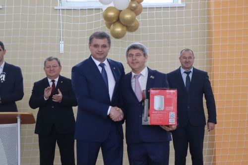 В Нурлате торжественно открыли спортзал городской школы №8 (+фоторепортаж)