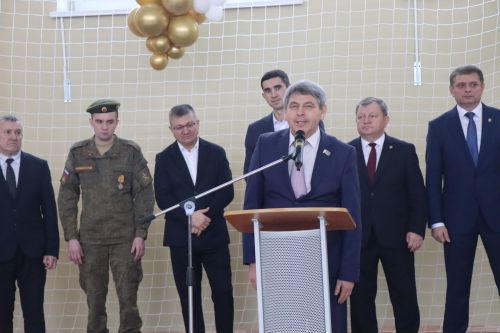 В Нурлате торжественно открыли спортзал городской школы №8 (+фоторепортаж)
