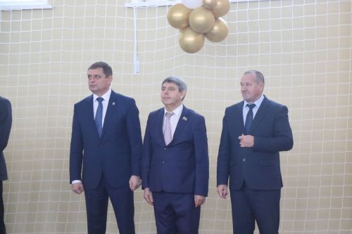 В Нурлате торжественно открыли спортзал городской школы №8 (+фоторепортаж)