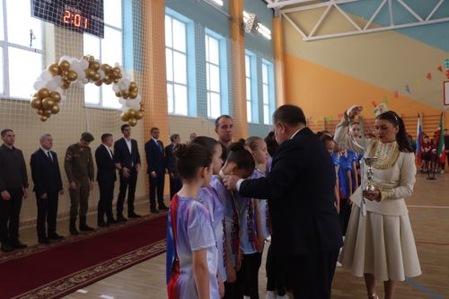 В Нурлате торжественно открыли спортзал городской школы №8 (+фоторепортаж)