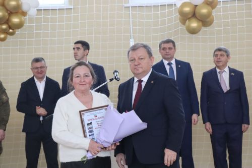 В Нурлате торжественно открыли спортзал городской школы №8 (+фоторепортаж)