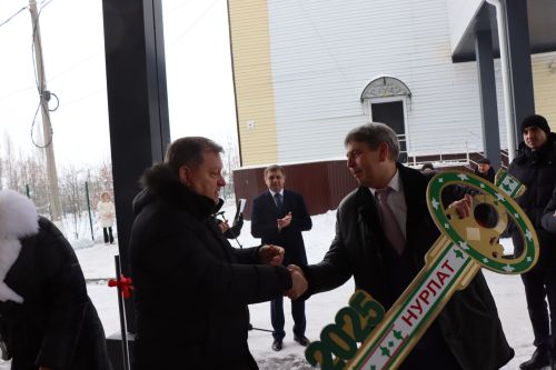 В Нурлате торжественно открыли спортзал городской школы №8 (+фоторепортаж)