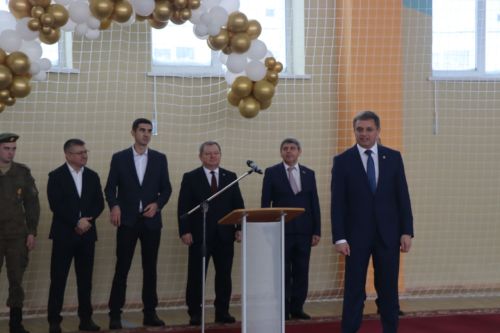 В Нурлате торжественно открыли спортзал городской школы №8 (+фоторепортаж)