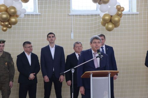 В Нурлате торжественно открыли спортзал городской школы №8 (+фоторепортаж)