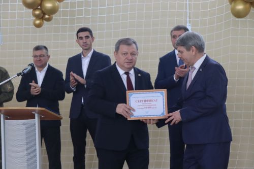 В Нурлате торжественно открыли спортзал городской школы №8 (+фоторепортаж)