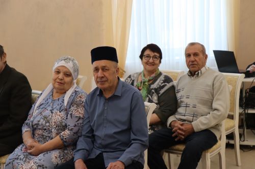Юбиляры семейной жизни получили поздравления в День работников ЗАГС
