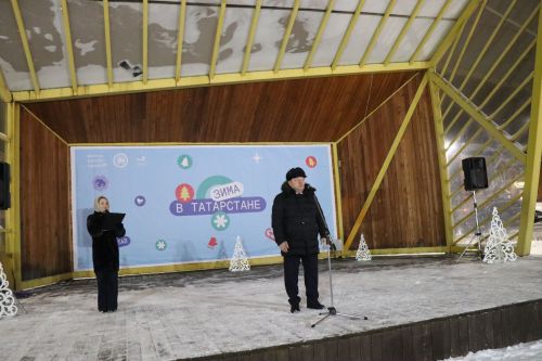 Сотни огней и радостных улыбок: в Нурлате зажгли главную ёлку (+фоторепортаж)