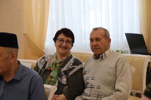 Юбиляры семейной жизни получили поздравления в День работников ЗАГС