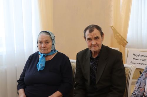 Юбиляры семейной жизни получили поздравления в День работников ЗАГС