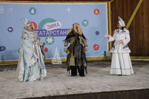 Сотни огней и радостных улыбок: в Нурлате зажгли главную ёлку (+фоторепортаж)