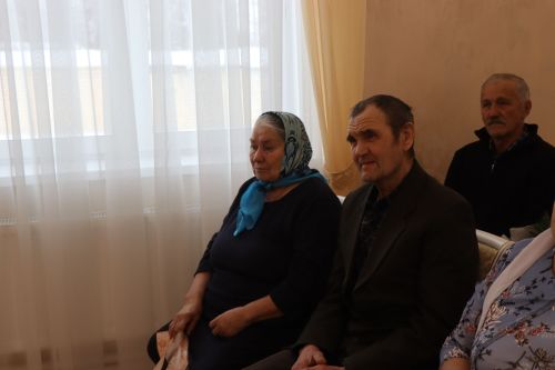 Юбиляры семейной жизни получили поздравления в День работников ЗАГС