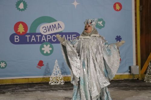 Сотни огней и радостных улыбок: в Нурлате зажгли главную ёлку (+фоторепортаж)