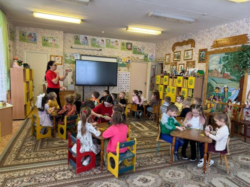 Активисты «Движения Первых» учат нурлатских дошколят безопасности