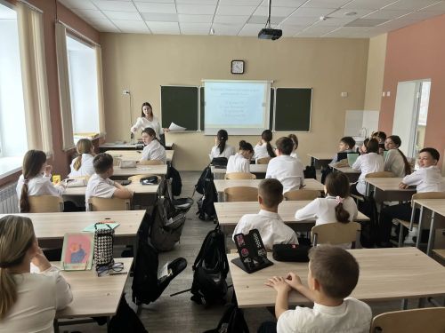 В преддверии Дня энергетика школьники Нурлата боролись за звание «Гения»