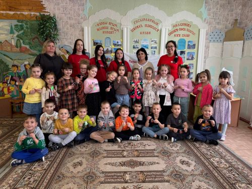 Активисты «Движения Первых» учат нурлатских дошколят безопасности