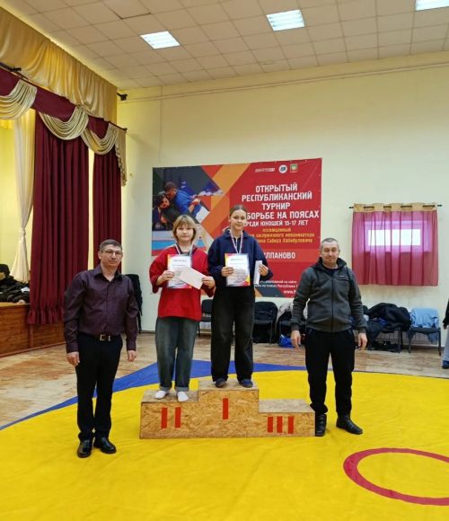 Более 70 борцов сошлись на ковре в Чулпаново