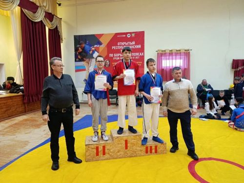 Более 70 борцов сошлись на ковре в Чулпаново