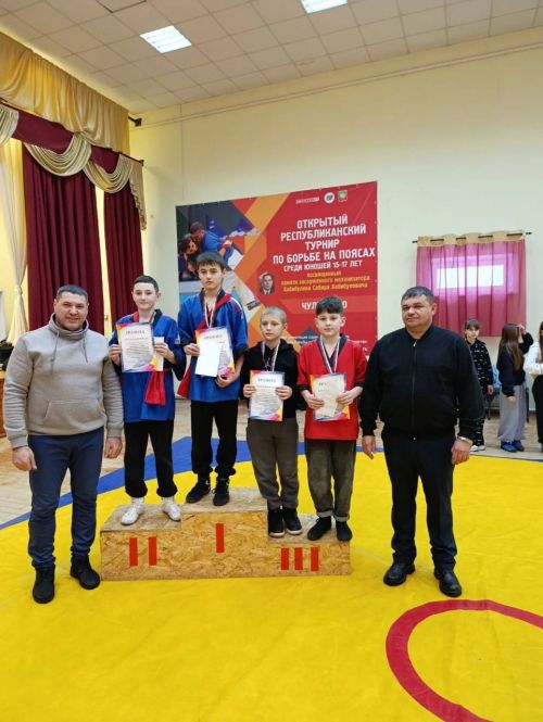 Более 70 борцов сошлись на ковре в Чулпаново