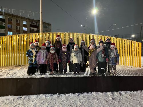 В микрорайоне Сахароваров зажгли главный символ праздника