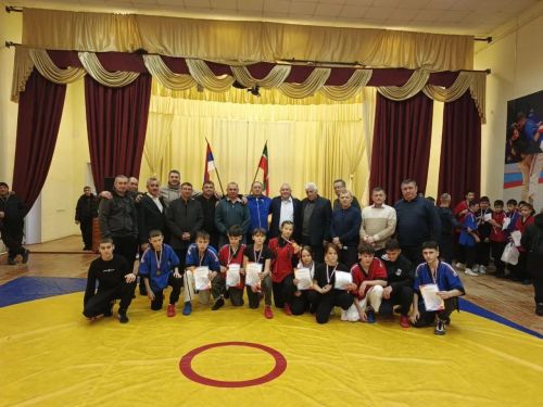 Более 70 борцов сошлись на ковре в Чулпаново