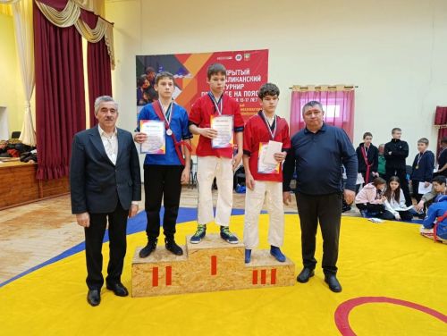 Более 70 борцов сошлись на ковре в Чулпаново