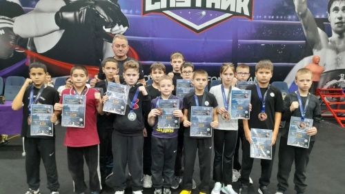 Нурлатские кикбоксеры взяли «золото» на турнире памяти героев в Димитровграде
