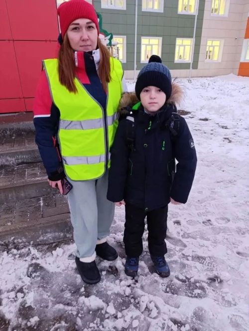 Яркий пример родительской заботы: в Мамыковской школе проверили «светящихся» пешеходов