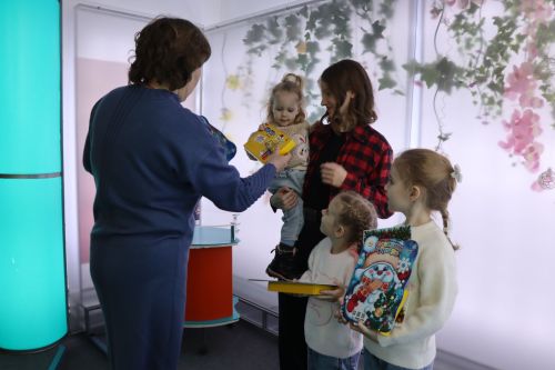 В «Нурлат-информе» наградили победителей конкурса «Новогодний привет из дома»