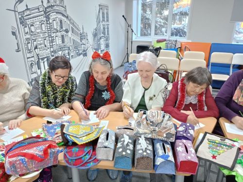Новогодняя сказка в библиотеке: песни, конкурсы и подарки для «Весты»