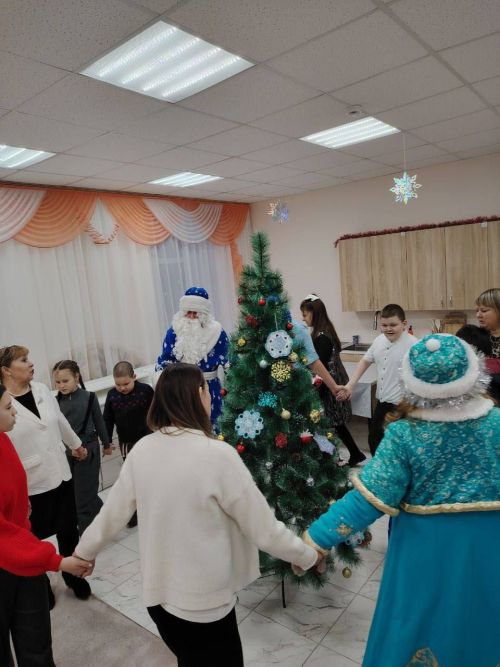 Волшебство Нового года пришло в «Гармонию» для особенных детей