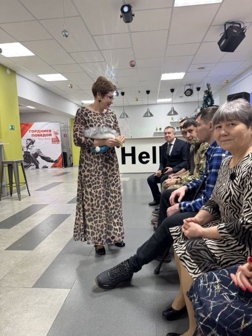 Новогодний вечер для серебряных волонтёров: «Грани» благодарят героинь тыла