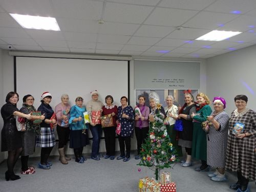 Новогодняя сказка в библиотеке: песни, конкурсы и подарки для «Весты»