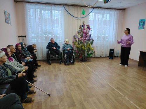 Новогодняя сказка от юных сердец: «Забота Первых» в гостях у жителей дома престарелых