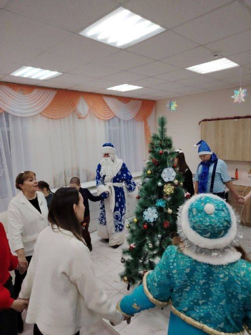 Волшебство Нового года пришло в «Гармонию» для особенных детей