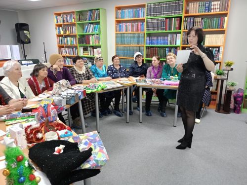 Новогодняя сказка в библиотеке: песни, конкурсы и подарки для «Весты»