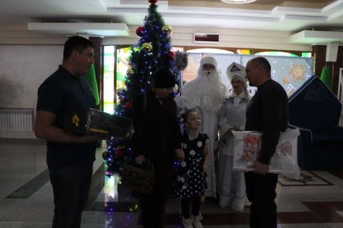 Волшебство продолжается: нурлатцы исполняют новогодние мечты детей