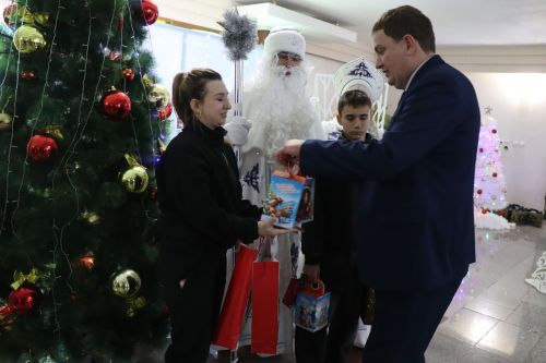 Волшебство продолжается: нурлатцы исполняют новогодние мечты детей