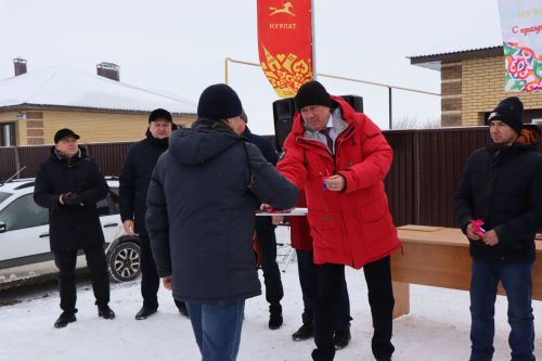 В Нурлате нефтяникам вручили ключи от коттеджей